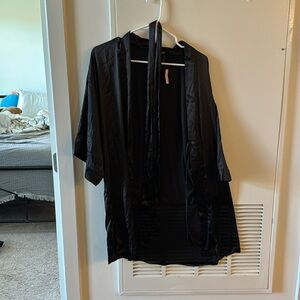 Victoria’s Secret silk robe NWT